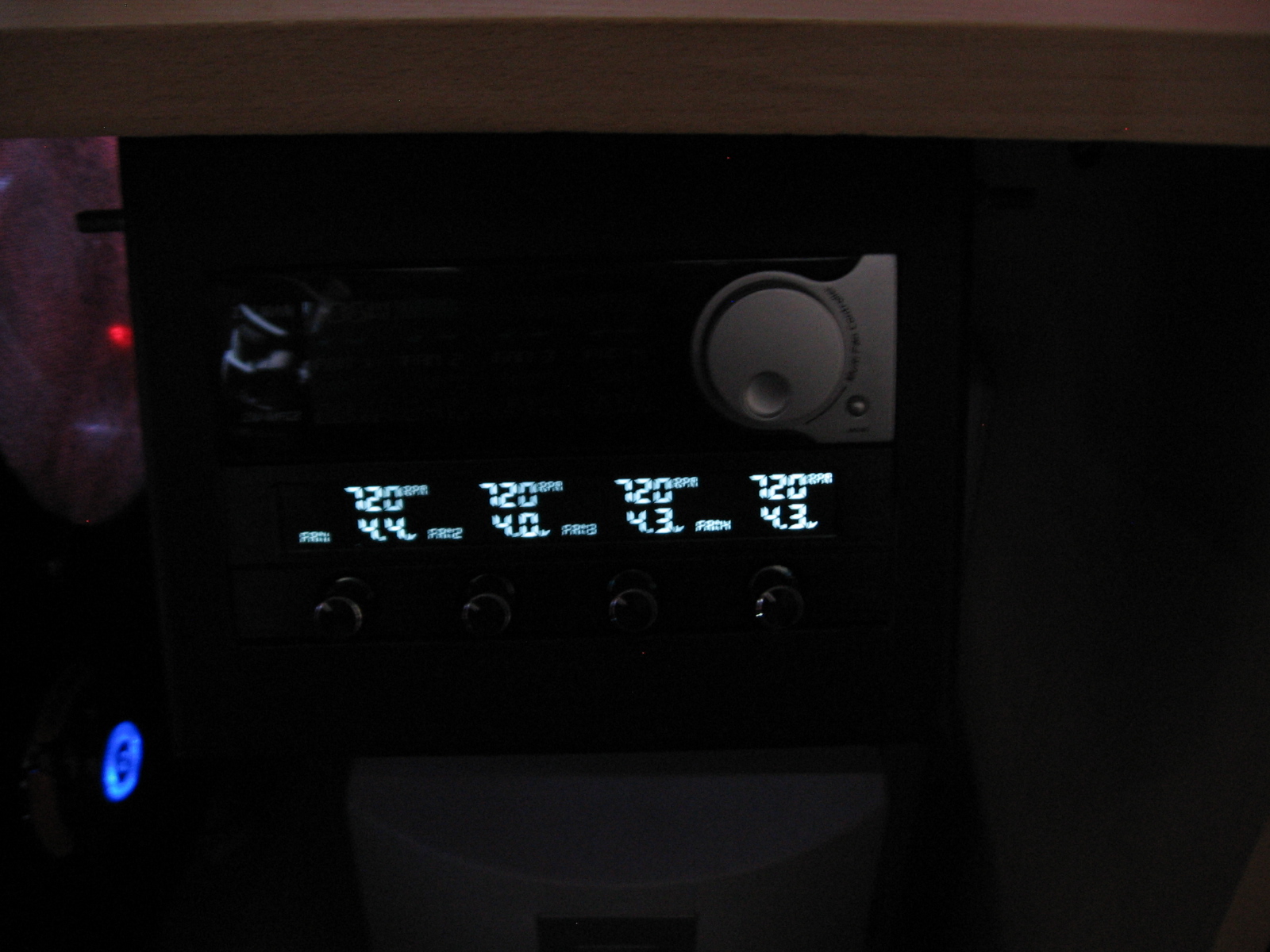 70j7BBF.jpg