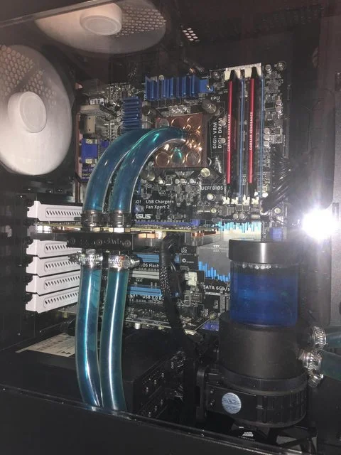 BNDJX85l.webp