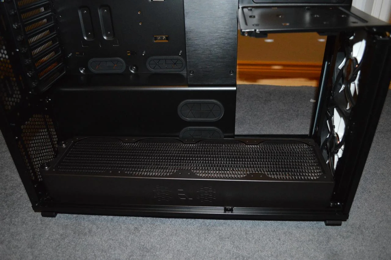 EbyLAun.webp