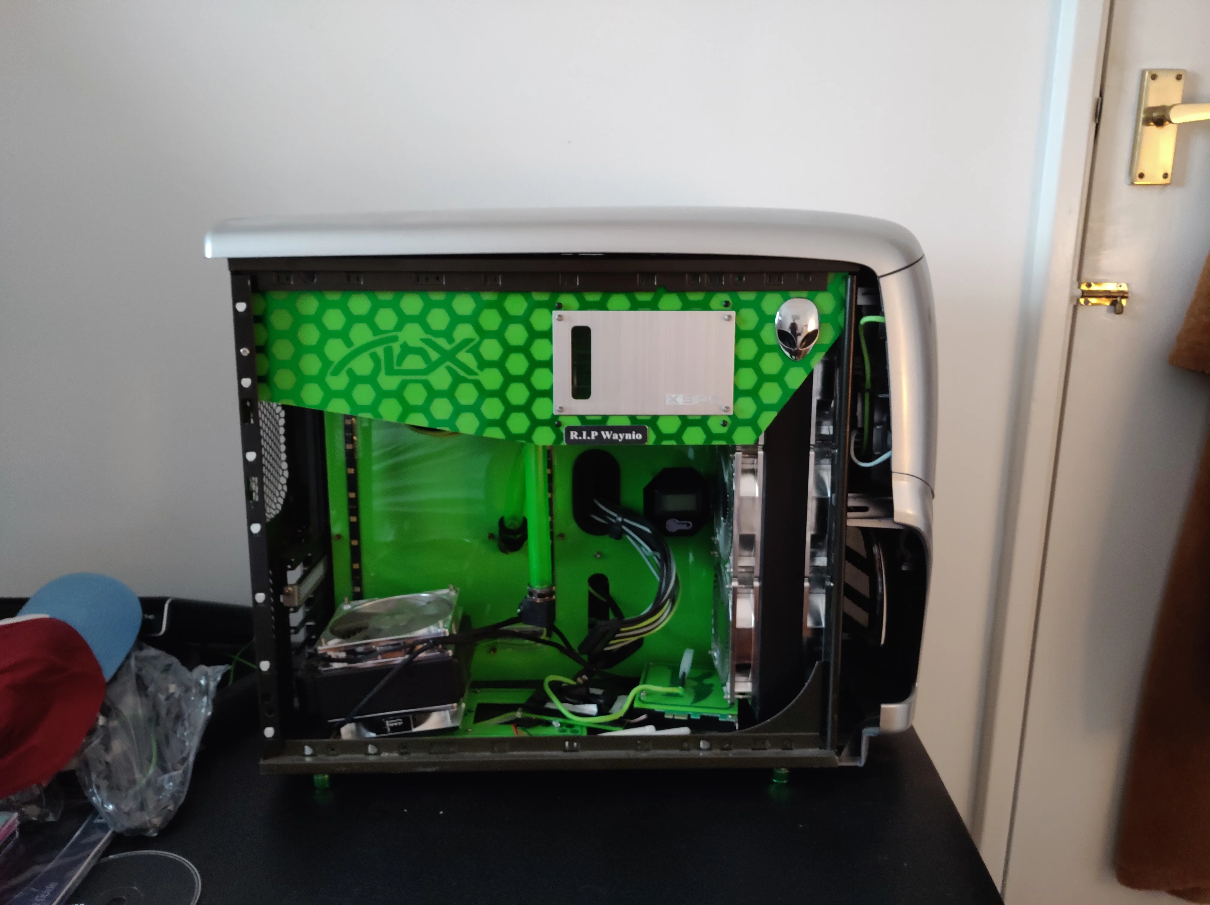 HiL1K2M.webp