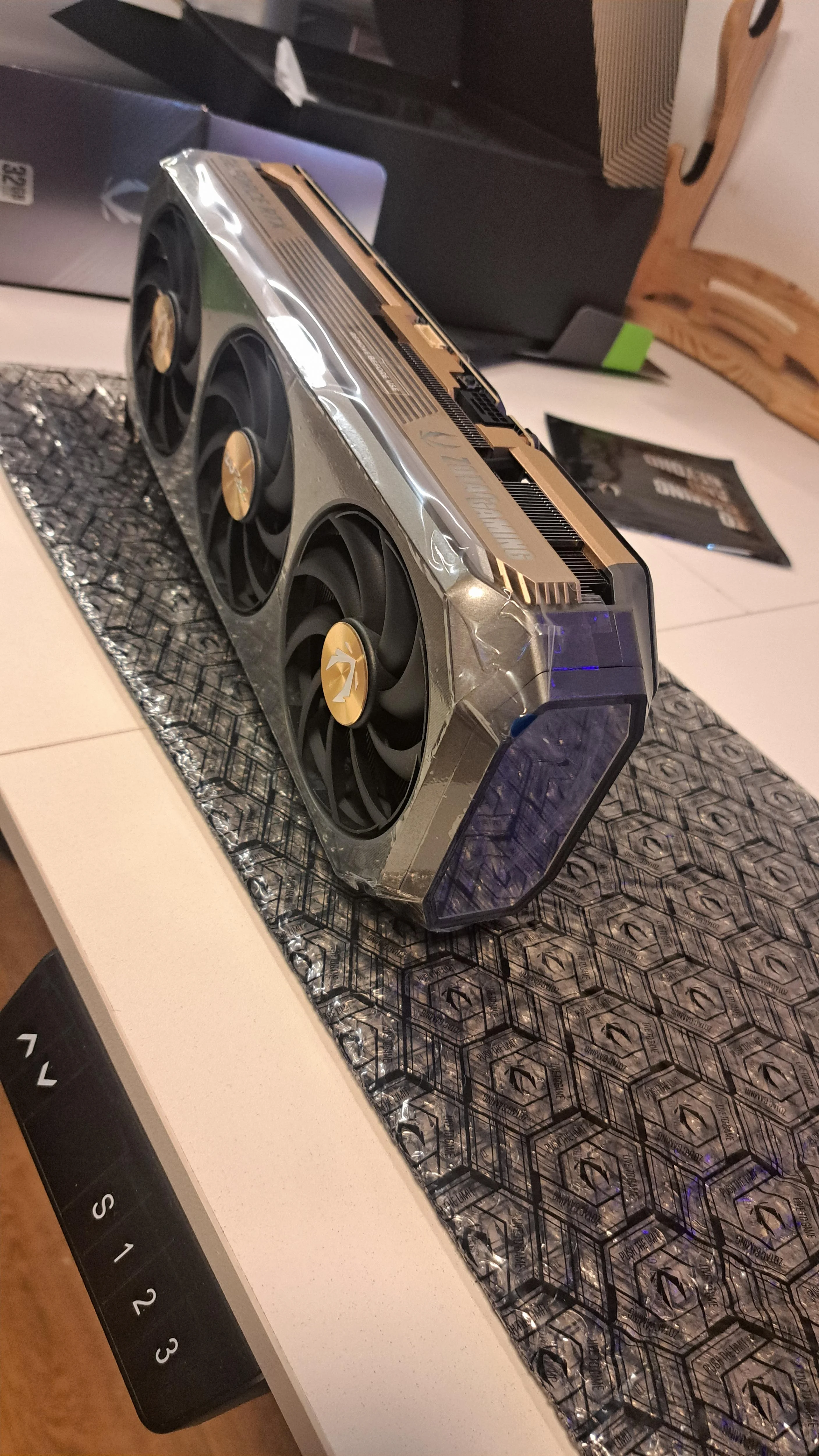 kxeCdMb.webp