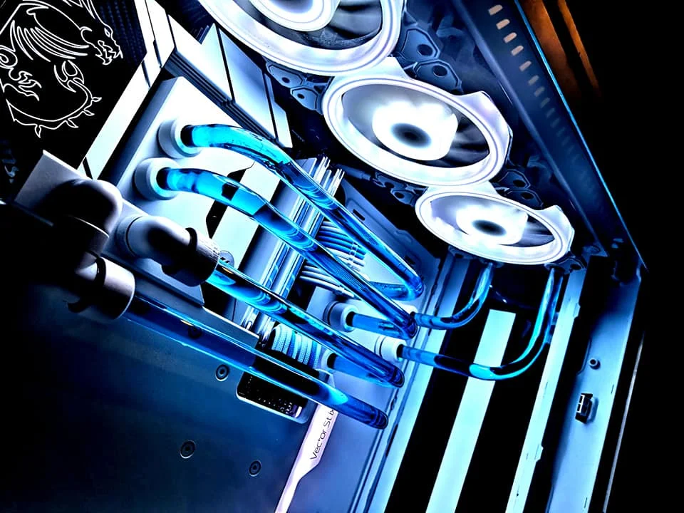 MyqraRw.webp