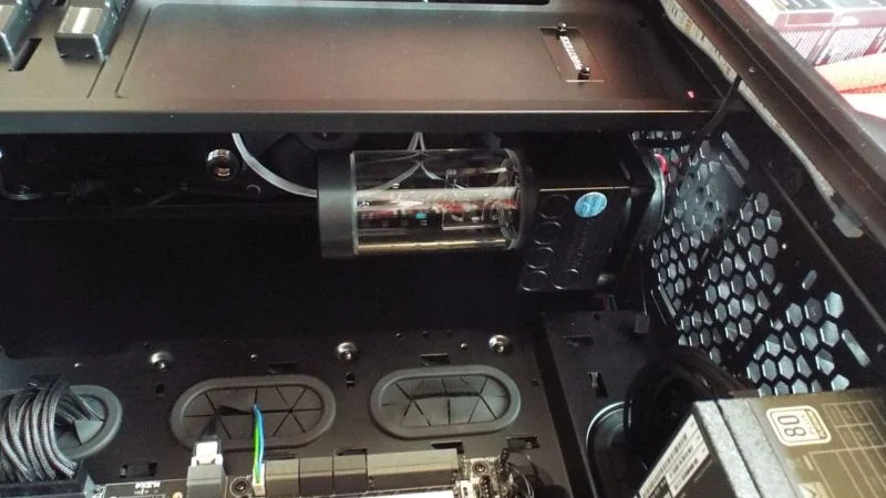 nGFX4Ck.webp