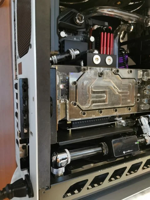 vx76GEv.webp