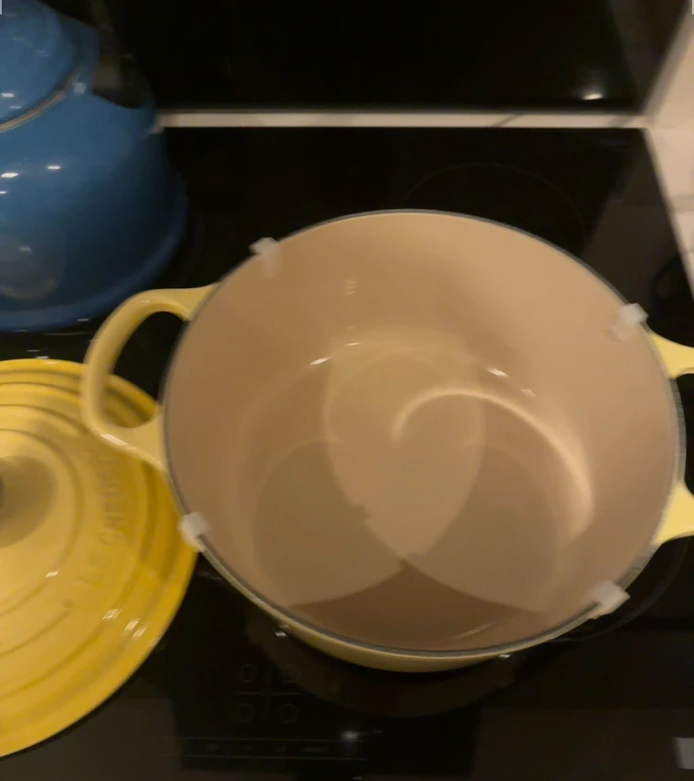 xZmKuDt_d.webp